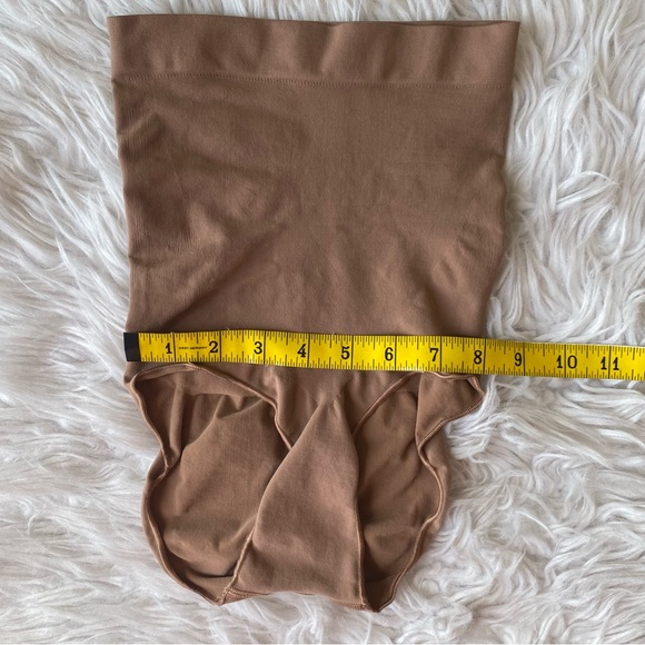 2 Pk Bundle SKIMS Seamless Sculpt High Waisted Brief Women’s Size S/M Ocher Clay - Picture 5 of 12